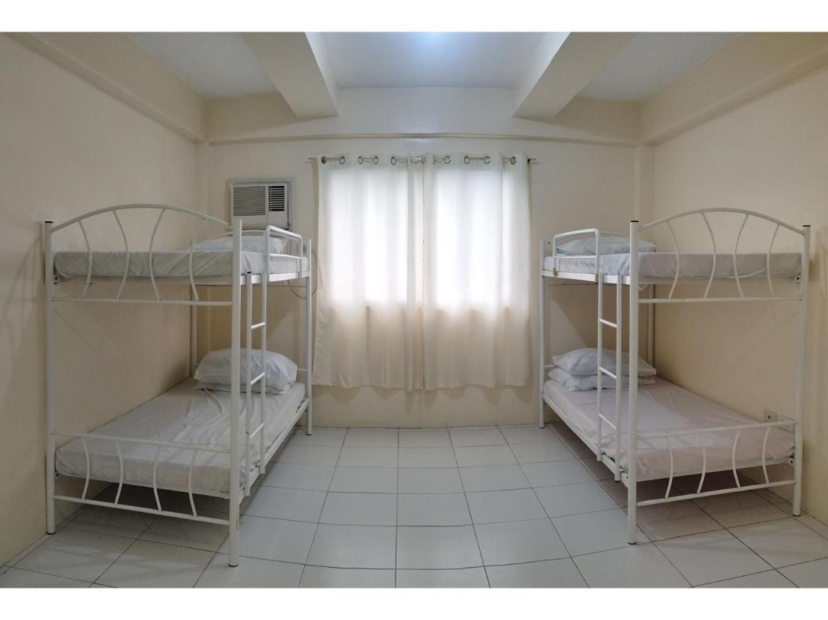 Oyo 800 Ddd Habitat Dormtel Bacolod Hotel Luaran gambar