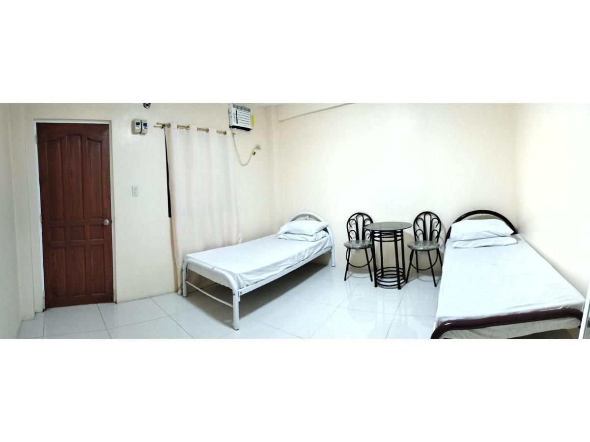 Oyo 800 Ddd Habitat Dormtel Bacolod Hotel Luaran gambar