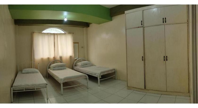 Oyo 800 Ddd Habitat Dormtel Bacolod Hotel Luaran gambar