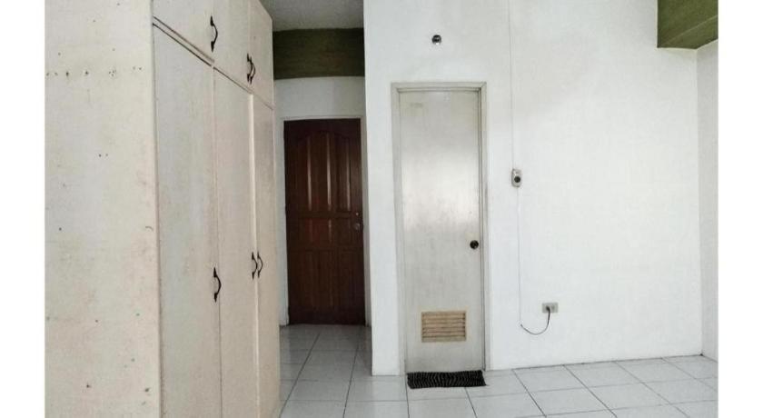 Oyo 800 Ddd Habitat Dormtel Bacolod Hotel Luaran gambar